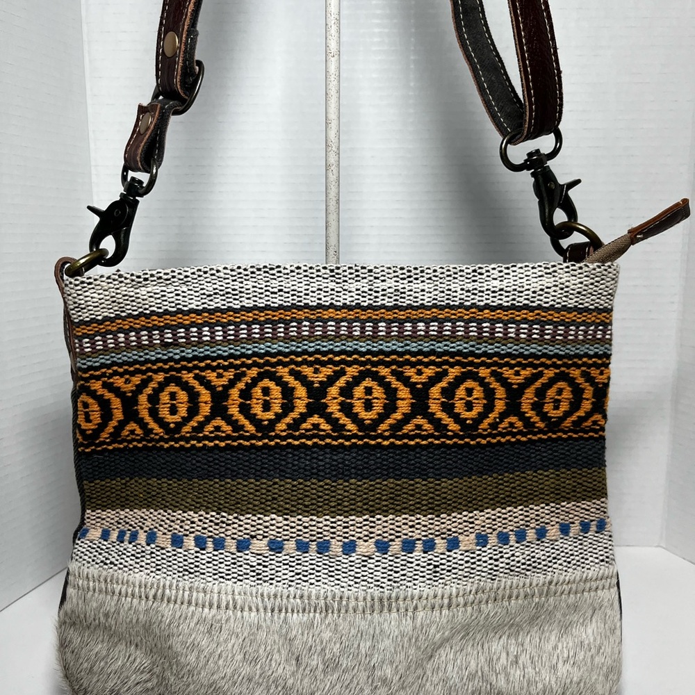 Myra Bag - Genuine Hair - Cotton Weave
Crossbody Bag